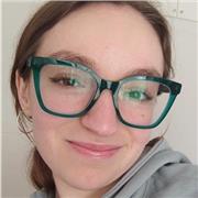 Estudiante universitaria dedicada y responsable, con vocación por la docencia